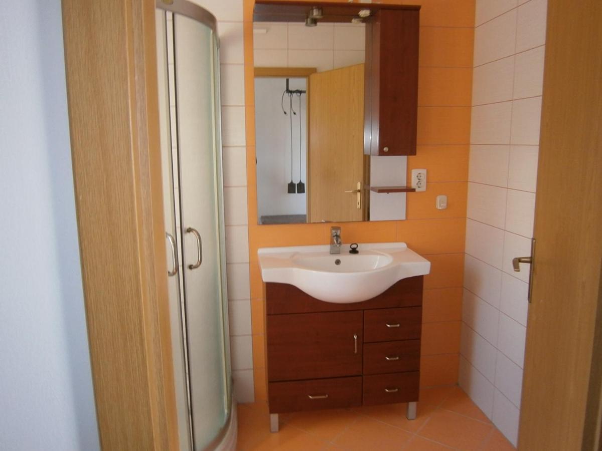 Zobic Family Apartments ラブ エクステリア 写真