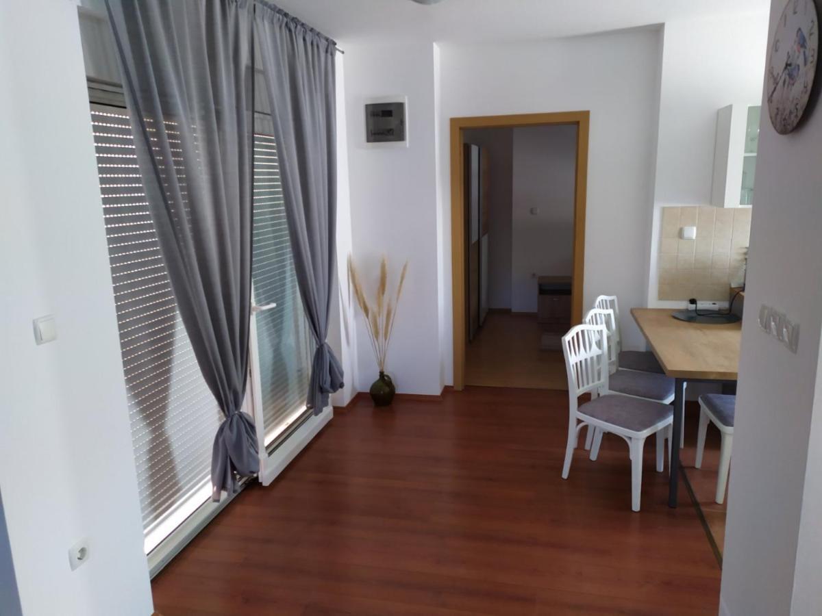 Zobic Family Apartments ラブ エクステリア 写真