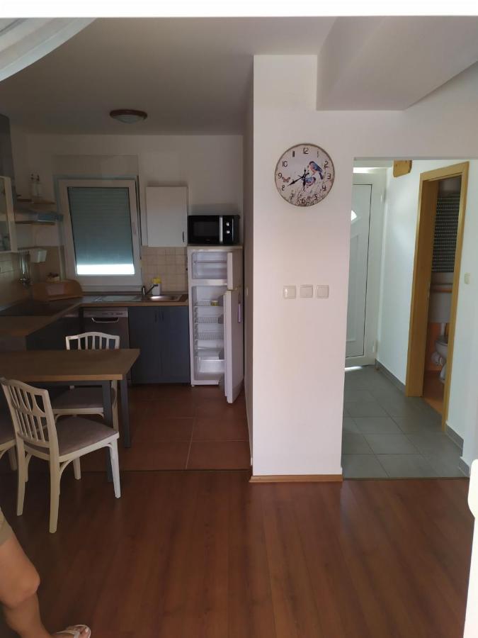 Zobic Family Apartments ラブ エクステリア 写真