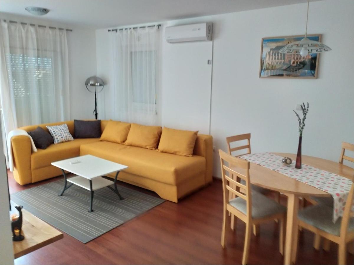 Zobic Family Apartments ラブ エクステリア 写真