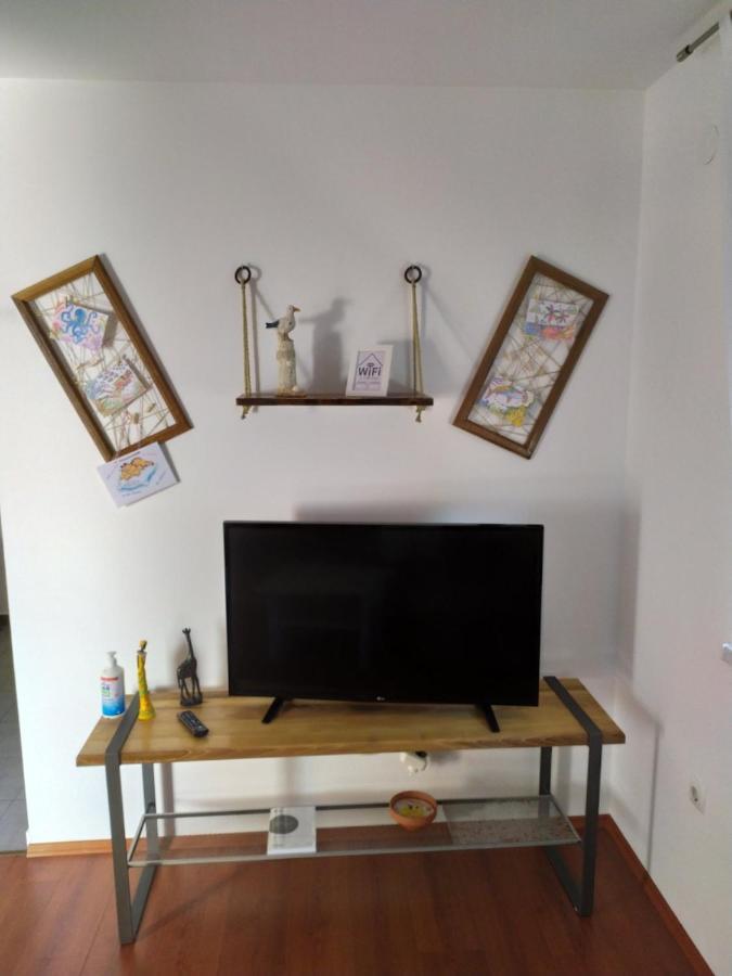 Zobic Family Apartments ラブ エクステリア 写真