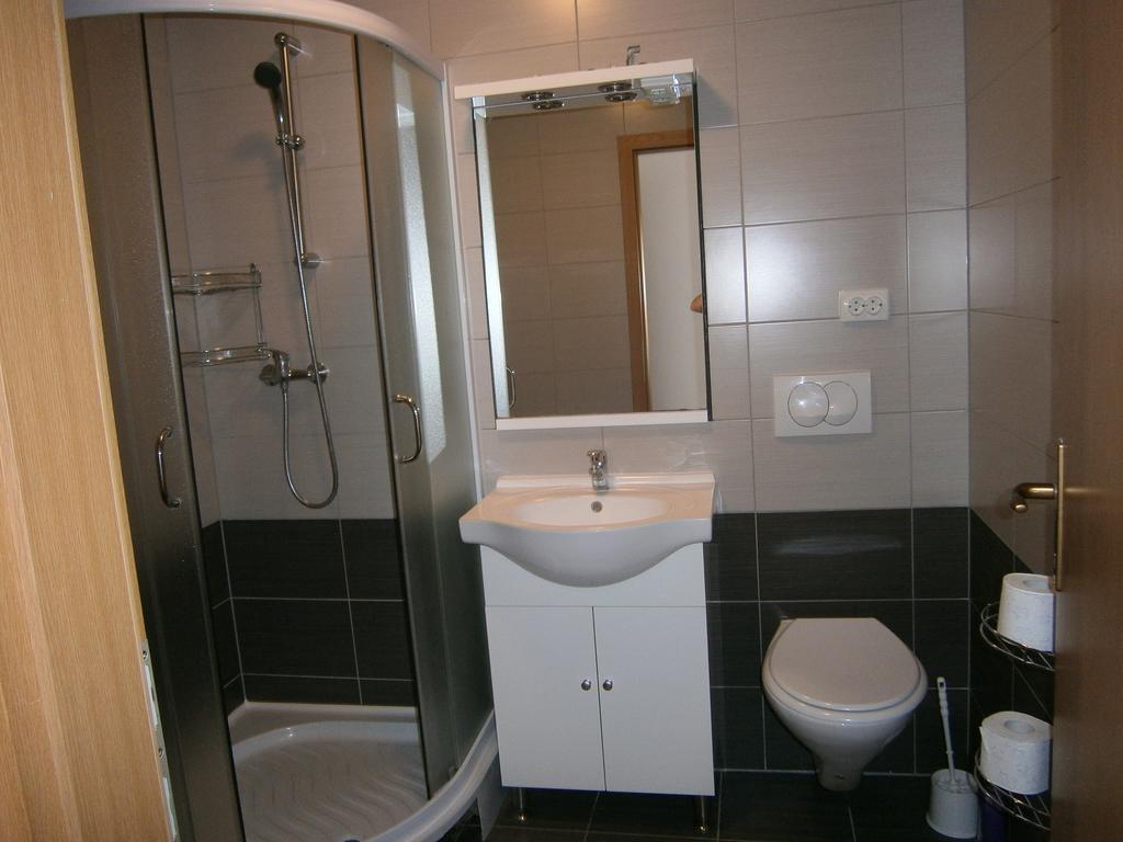 Zobic Family Apartments ラブ エクステリア 写真