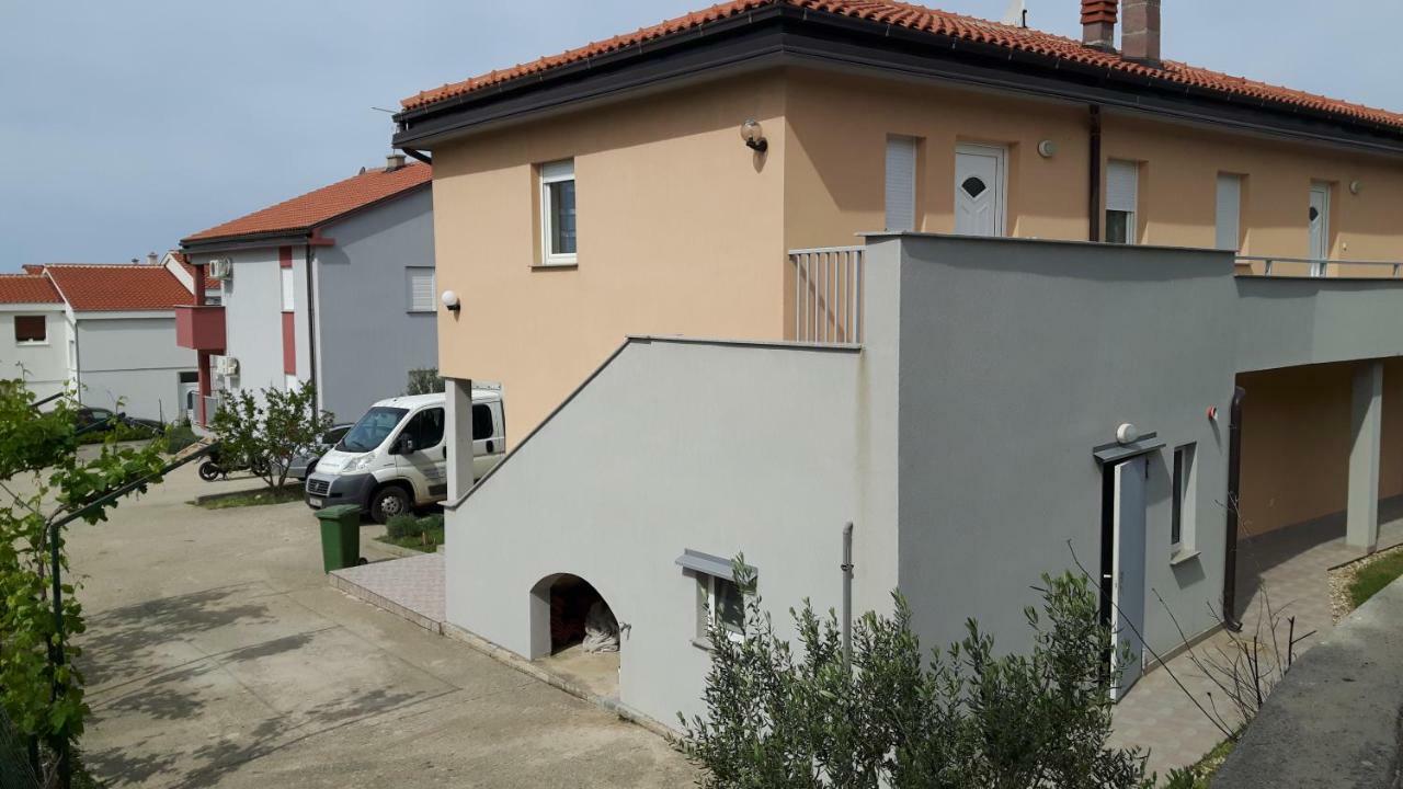 Zobic Family Apartments ラブ エクステリア 写真